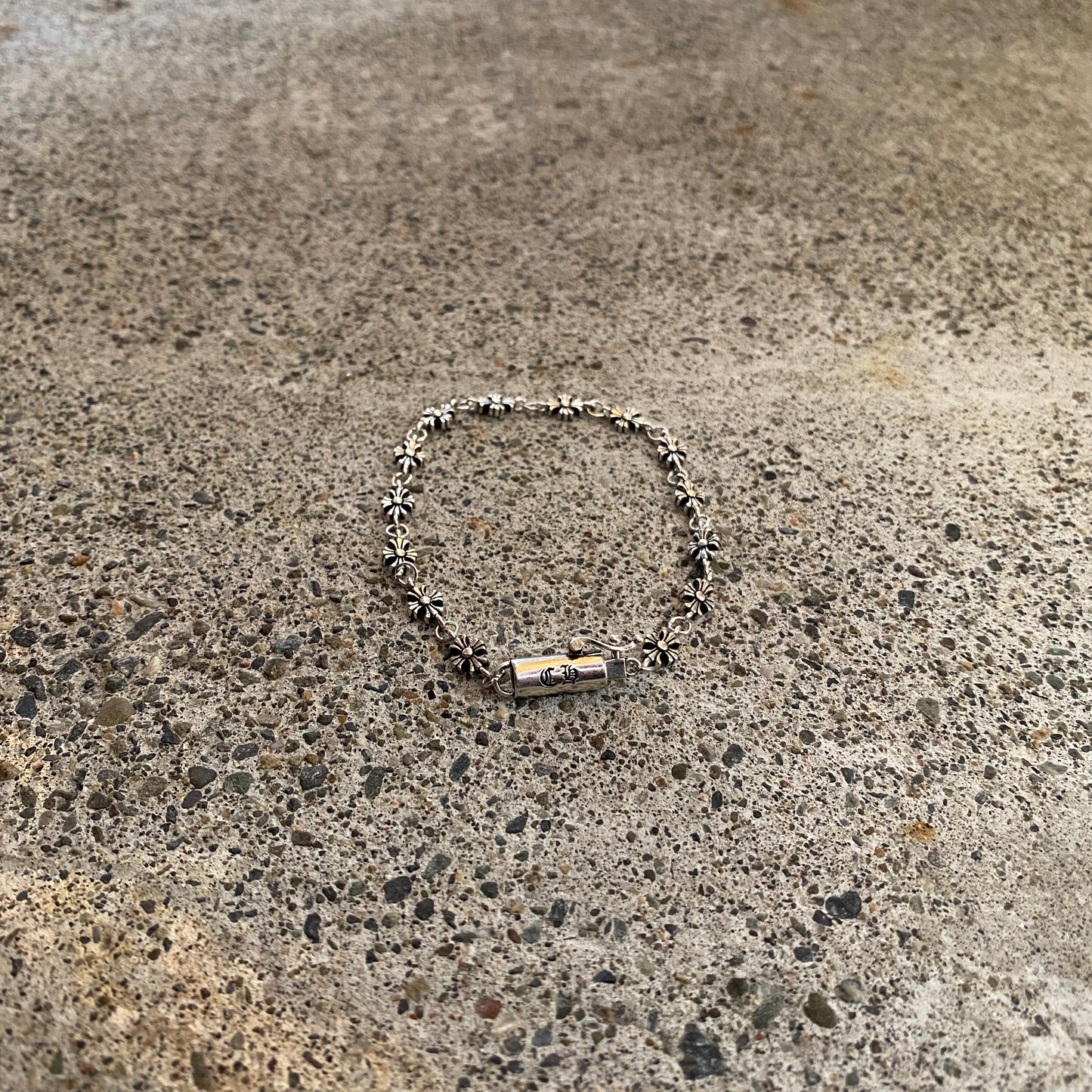 ColdChrxme™ Tiny E Bracelet