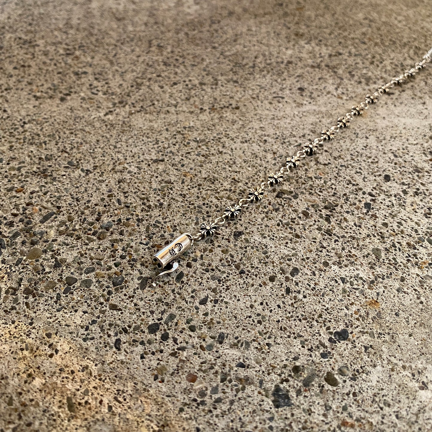ColdChrxme™ Tiny E Bracelet