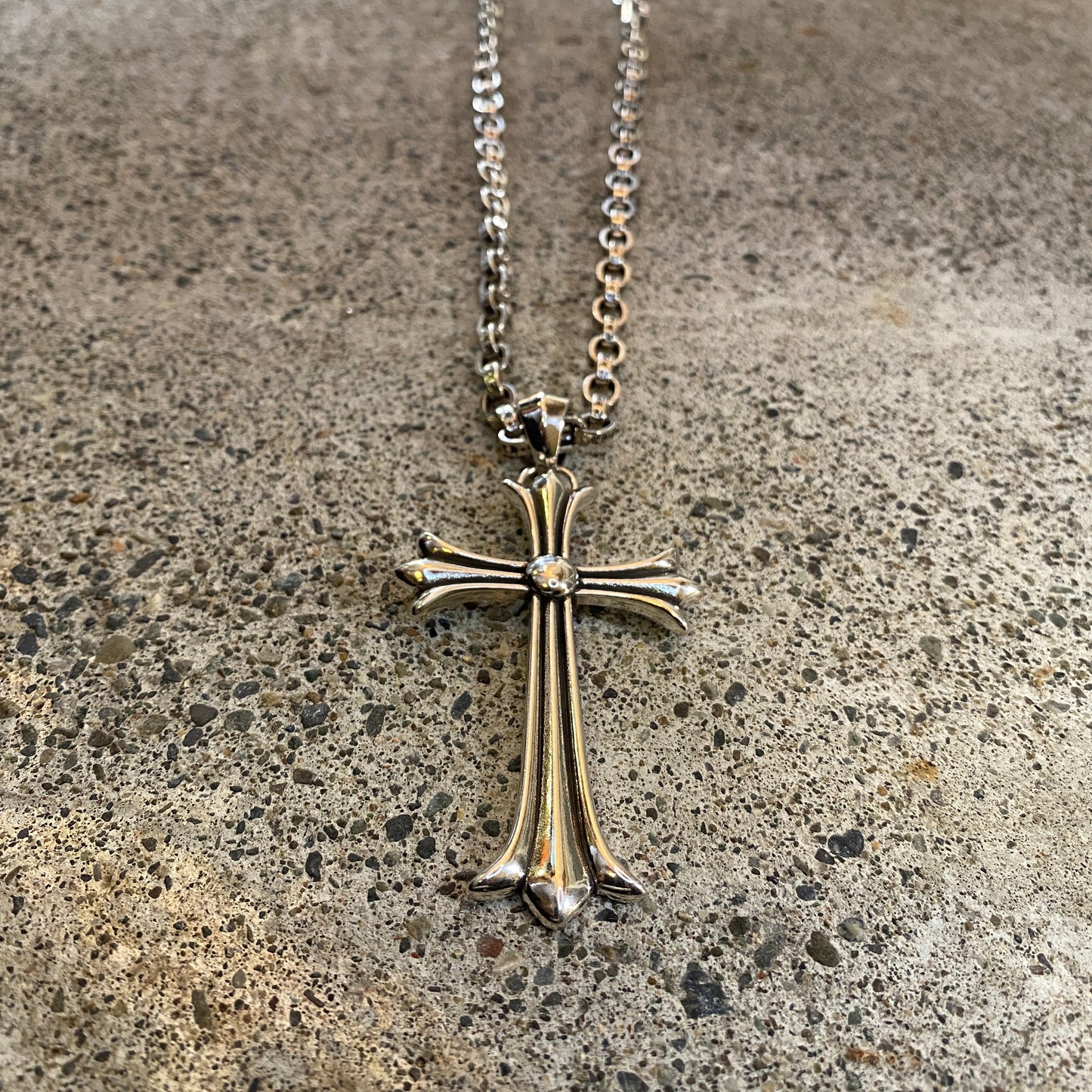 ColdChrome™ Large Cross Pendant Paper Chain Neclace