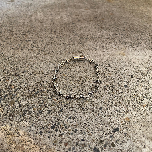ColdChrxme™ Tiny E Bracelet